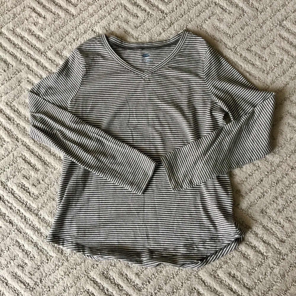Old Navy Girl's long sleeves T-shirt size 10-12